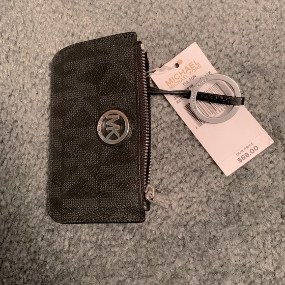 Michael Kors Accessories - NWT Michael Kors key chain purse.